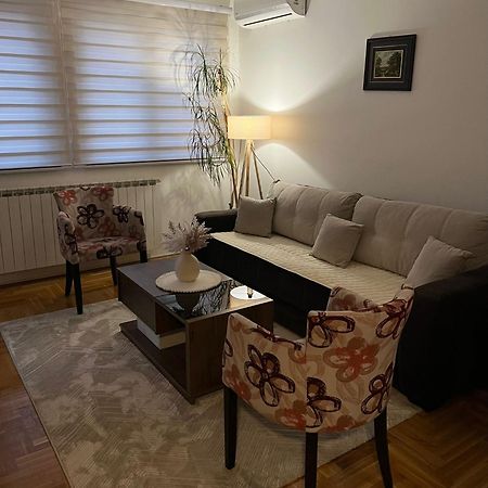 Apartman Manja Lukavica Esterno foto