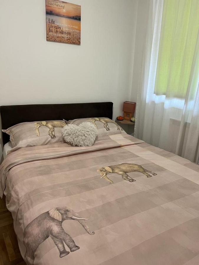 Apartman Manja Lukavica Esterno foto